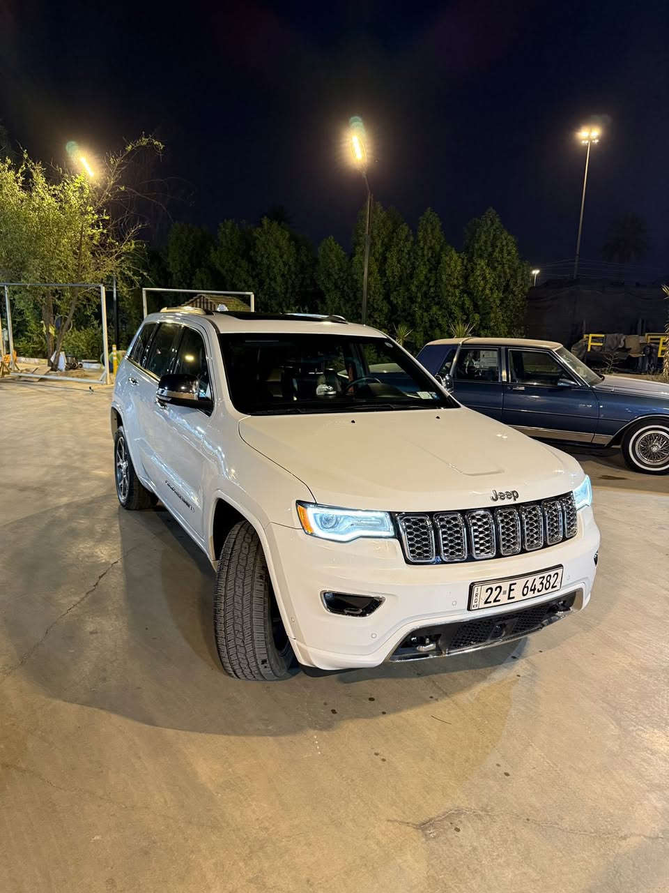 السلام عليكم
جيب اوفر لاند كلين تايتل موديل 2019  

السعر 290$ وبيها مجال 

السياره فول للاخير ام الجكات المرغوبه 

ماشية 79 mi وقابل للزيادة 

رقم اربيل باسمي 

المواصفات : 1/1 فول الفول 

* محرك 6 سلندر 3600

* السقف بانوراما طكتين

* المقاعد جلد تدفئة وتبريد 

* حساسات امامية

* حساسات خلفية

* كاميرا خلفيه 

* نقطة عمياء

* مقود السائق كهربائي

* دفع رباعي 4X4

* تشغيل عن بعد

* صندوق كهربائي

* تدفئة ستيرن تدفئة مقاعد

* دمام خلفي مع سستم صوت 

* المقاعد السائق ولراكب كهربائي

* ذاكرتين لحفظ وضعيات الجلوس

* سستم صوت 

* شاشة كبيره 8.4 انج

* نظام خاص للطرق الوعره

* المصابيح الأمامية  لد نهاري + اشاره ترحيب من الاقتراب من السيارة 

* بخاخ ماء لتنظيف المصابيح الاماميه زراك لايت 

* مري جانبيه كهرباء

* مرايا جانبيه قابله للطي عند الفتح والاغلاق 

* مرايا بخاصية التعتيم الذاتي

* نظام الملاحه Gps

* نظام خاص للطرق الوعره

* كشافات ضباب بروجكتر 

* محدد سرعة 

* ويل كاب قياس 20 انج التايرات جديده

* نظام بريك اوتاماتيكي ( Auto break system)

* نظام تشغيل واطفاء اوتماتيكي للمحرك ( Auto start system) 

* جكات لرفع وتنزيل السيارة

* واكو مواصفات كلش هواي

السياره شكد مااكول عنها نظيفه قليل وتشوف سيارة جداً نظيفه بحاله الوكاله

مكان سياره: بغداد / الكراده 

الارقام: 

***********
