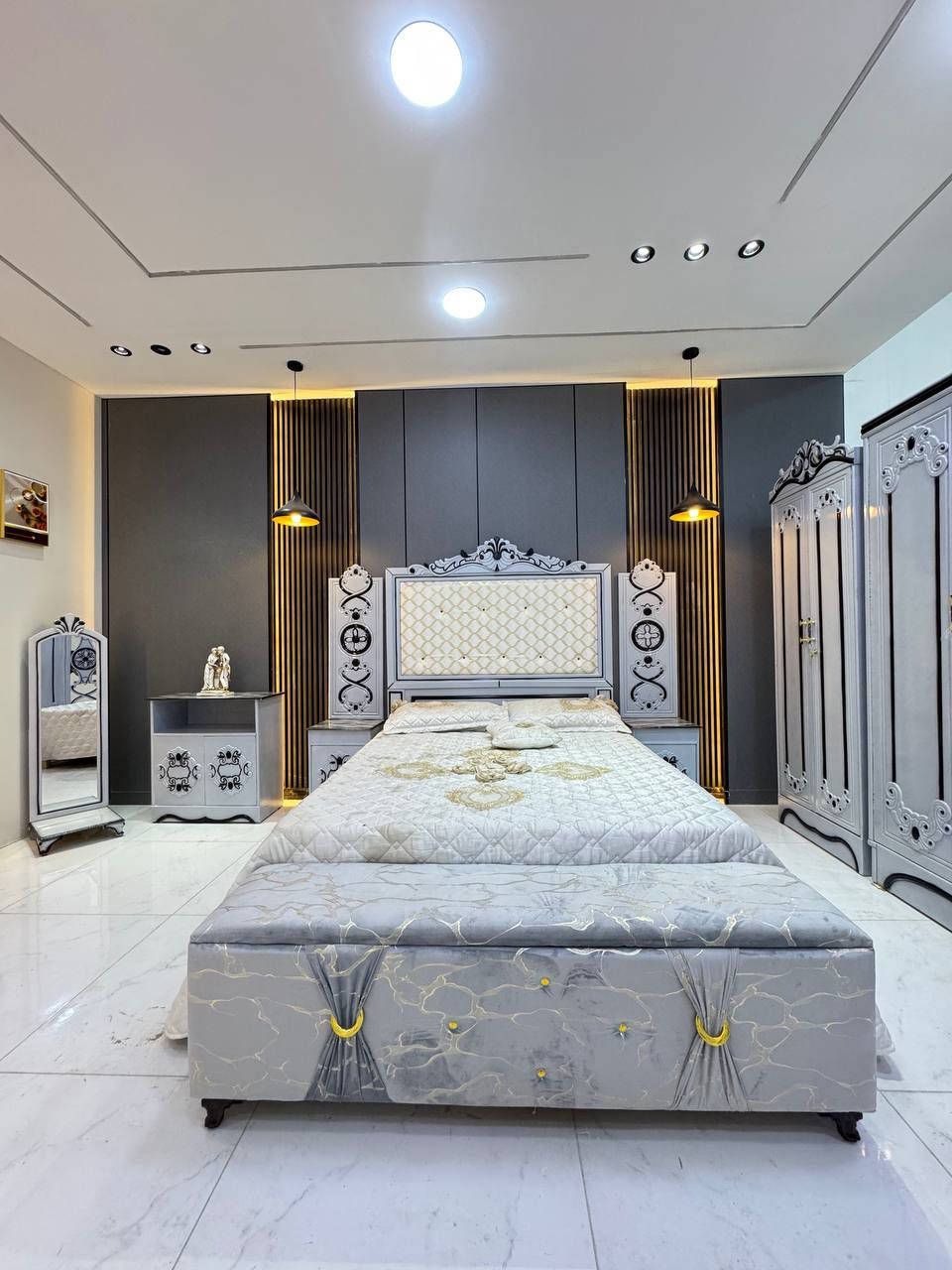 السعر // مليون وبيهه مجال 😍

🔅تفاصيل الغرفة المرمري  ....

 خارج ٤ملم ام دي اف 🔺
وداخل معاكس ٣ملم 
صبغ حراري  درجة اولى 

عدد القطع  ٧ قطع 😍
🔺1 //جرباية  قياس  ١٦٠ × ٢٠٠ 
🔺//ميز جانبي ايسر قياس ٥٠
🔺2// وميز  جانبي  قياس ٥٠
🔺3// زاوية ارتفاع مترين عرض ٨٠
🔺4// وميز بلازمه  
🔺5//وميز مراية ارتفاع مترين عرض ١٢٠
🔺6// وكنتور ٦ باب  ارتفاع مترين و١٥ طول ٣ متر و١٥

القطعه الثامنة حسب الطلب شازلون
سعرها ٥٠ الف ❤️

(توصيل مجاني مركز بغداد )
التوصيل يشمل الشد مجاني 🔥
(اطراف ٥٠)
باقي المحافضات حسب البعد
شازلون سعرها ٥٠ الف
شازلون مخزن ٧٥ الف


**إذا كنت صاحب هذا الإعلان وتريد حذفه لأي سبب، رجاءا أرسل رسالة إلى الدعم الفني**