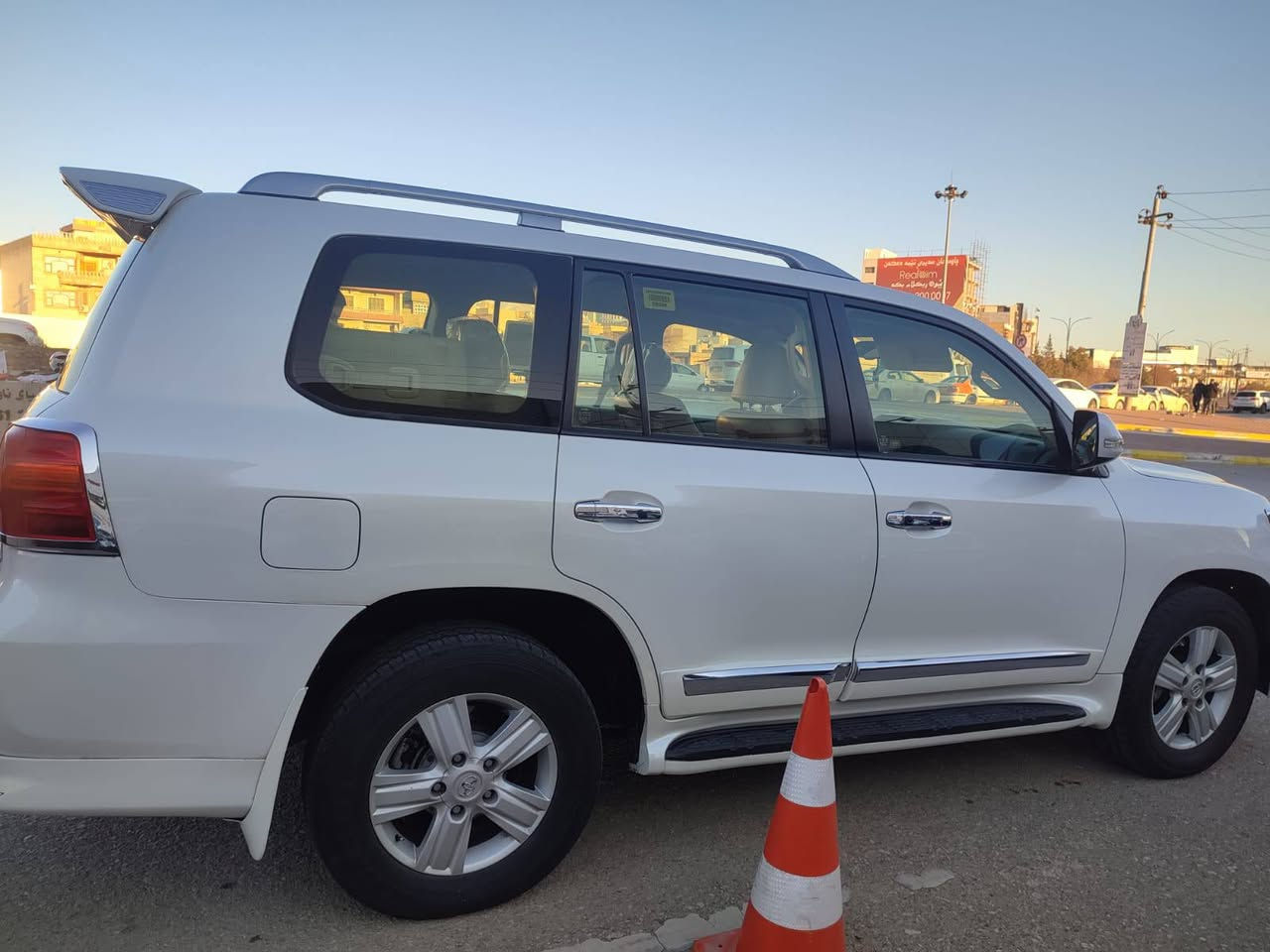 تۆیۆتا لاندکروز 2012 GXR فول مواسەفات
 سةفات نوك بو نوك بةشةرت
 بيبوياخ سةيارةيةكي زوررر
 جوانو باكة دينار مةسروفي نية
 سةنةوي تازة كيرو مةكينة بةشةرت  
166 هةزار روشتوة 

سعر لە کۆمێنت داوابکە ڕاستەخۆ بۆت دیت 📩 

گیرومەکینە بەشەرت زۆربەجوانی پاکی ماوە هیچ خەلەلیکی تیدا نییە 

ژمارەی خاوەنی 
***********
