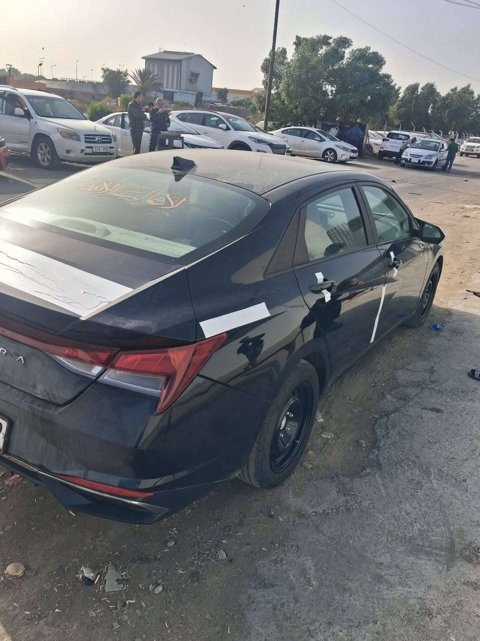 Elantra 2022 SEL فول مواصفات عده الفتحة
وارد امريكي مكينه الفين 
السيارة بيها ربع الجاملغ و ربع البنيد بدون ايرباك بدون. دواخل 
مواصفاتها هواي 
سيارة ب اسمي تحويل ثاني يوم 
مكانها بغداد الكرادة 
سعرها مناسب 
اتصال او واتس اب
***********
