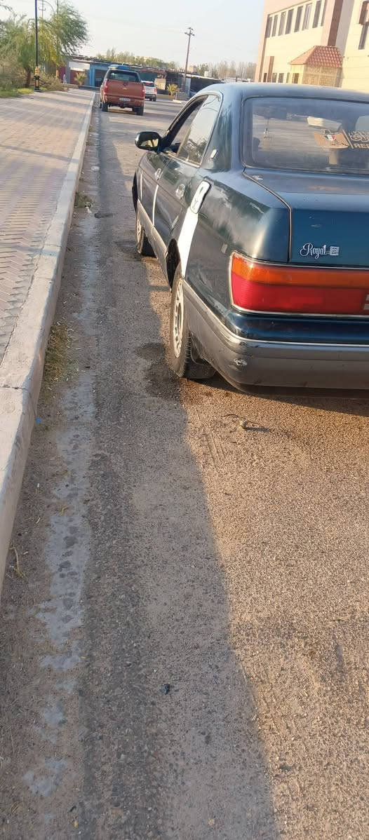 السلام عليكم سيارة بطة فصل للبيع 1994 رقم بابل مشروع وطني تحويل اب اي وقت مكفولة كص ونقل وضربة قوية كير ومكينة كارتون ثنين ونص حدادة طخم تاير جديد كهربائيات كلها شغالة السعر 33 وبيها مجال مكان السيارة البصرة سفوان رقم صاحب السيارة ***********
