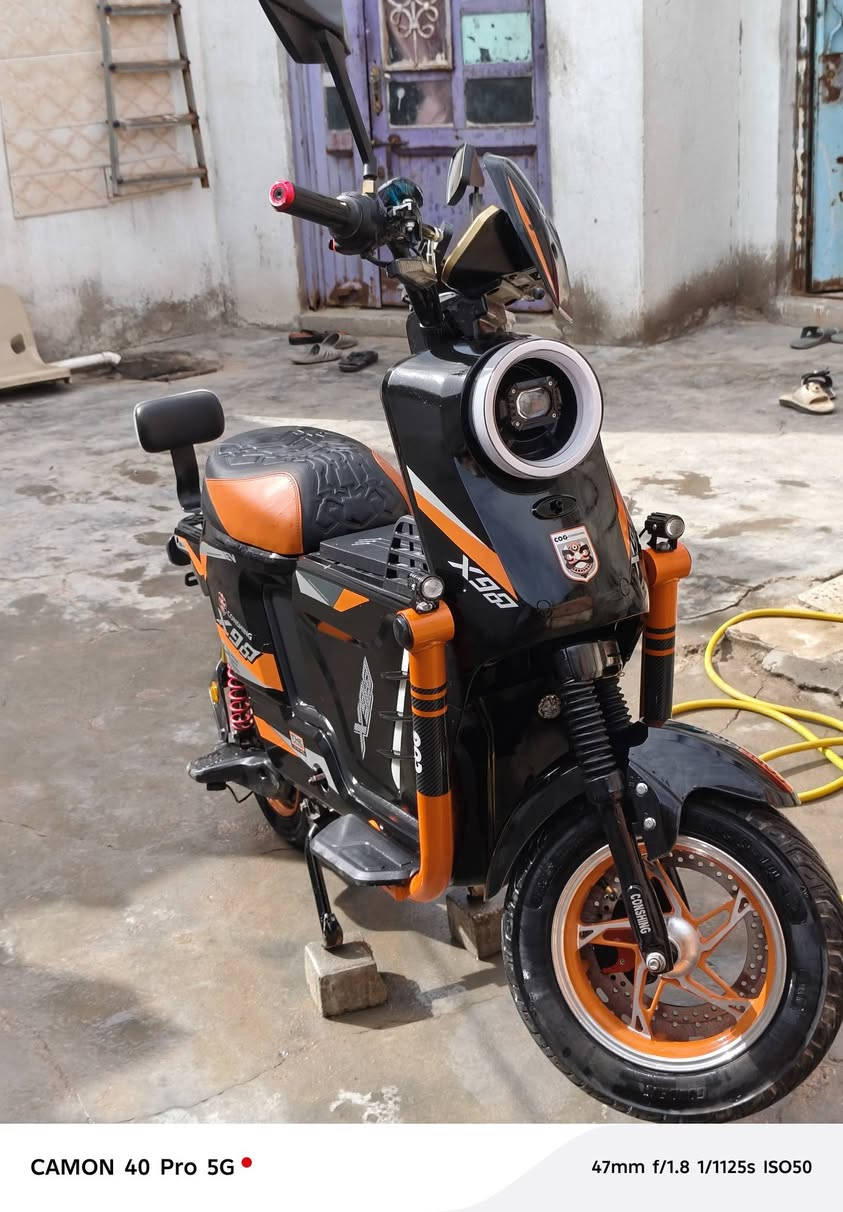 دراجه اكس x900

33 امبير 
نضافه فولل تجي تشوف بعينك 

سويجات كامله 

شاحنته الاصليه 
سرعة 112

كهربائ شغاله
سعر 500 وبيه مجال قليل

البصرة الحيانيه 

رقم ***********
