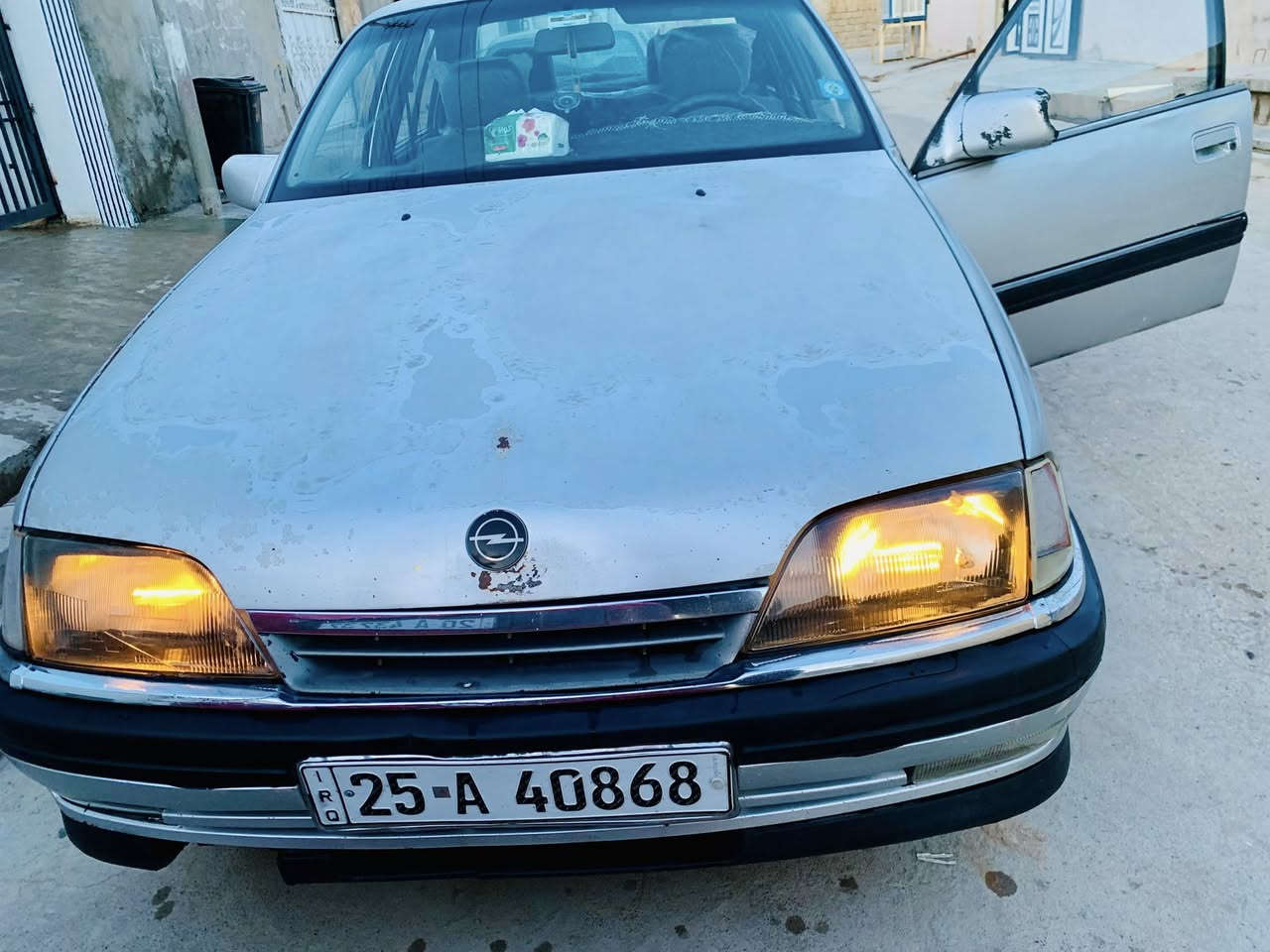 السلام عليكم للبيع اوميكا حجم 20بلادي سياره جاهزه مابيها صبغ ولا معجون بس صبغها جارد سنويه مشروع وطني رقم كركوك دولي بطاقه بانزين بيها كير محرك شرط لا صرف ولا بخار كهربائيات كلها شغاله صدر تايرات جديد سياره جاهزه من كل النواحي السعر 37بيها مجال المكان كركوك الشراب يخابر عل رقم ***********
