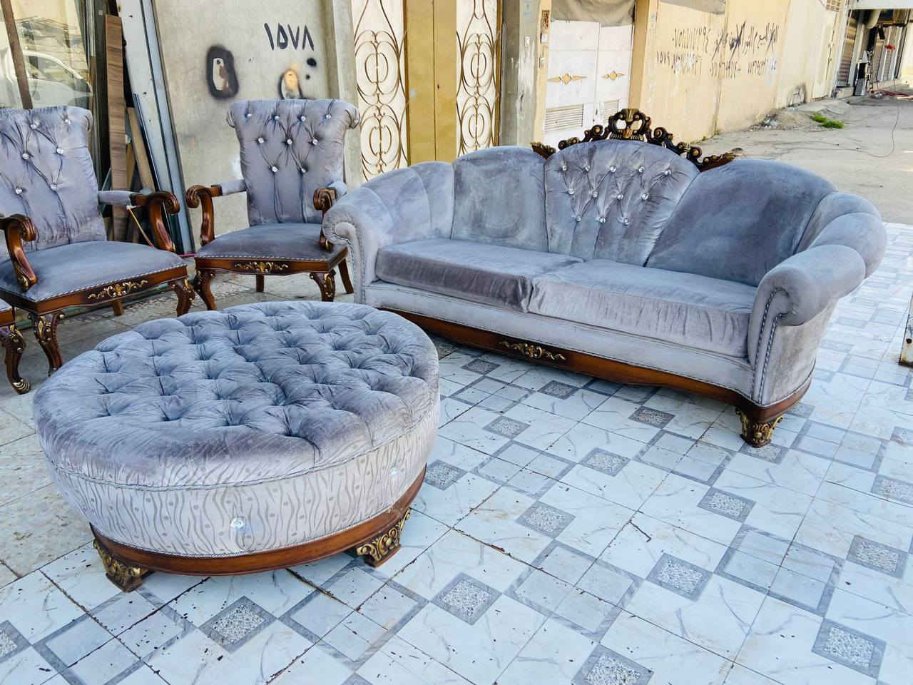 سلام عليكم لبيع قنفات رئاسي خشب ثكيل درجه اولى كلش نظيفه ومرتبه سفنج درجه اولى ١٠مقاعد
٧قطع سعرها ٣٠٠ الف وعدنا توصيل داخل الموصل اتصال ***********واتساب***********
