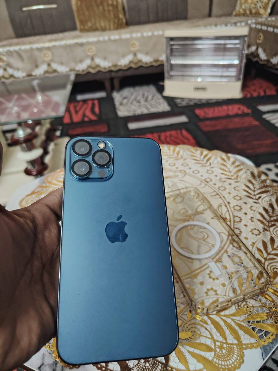 سلام عليكم آيفون ١٢شركه ماستر تلفون نضيف قبل يومين بدلتله بطاريه تقره١٠٠ امدل فقط بطاريه مكان تدبير السعر ٣٧٥ رقم ***********
