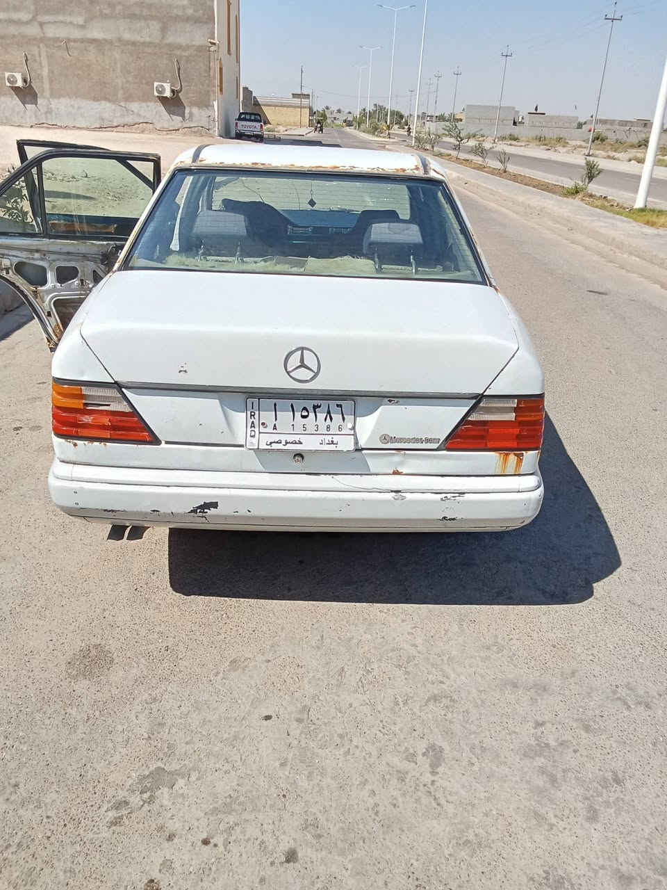 مارسدس دب للبيع موديل 86 محرك 2500 سنويه منتهيه رقم بغداد السعر 35$ وبيه مجال
اتصال ***********
