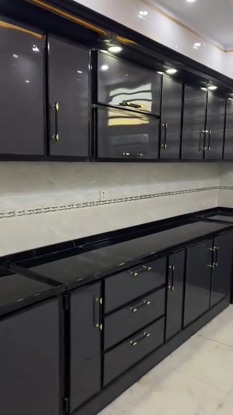معمل القريشي للالمنيوم العنوان بغداد المحموديه شارع الحمداني
مقابيل مكتب زهور الرضا للعقار 
للستفسار ***********
***********
