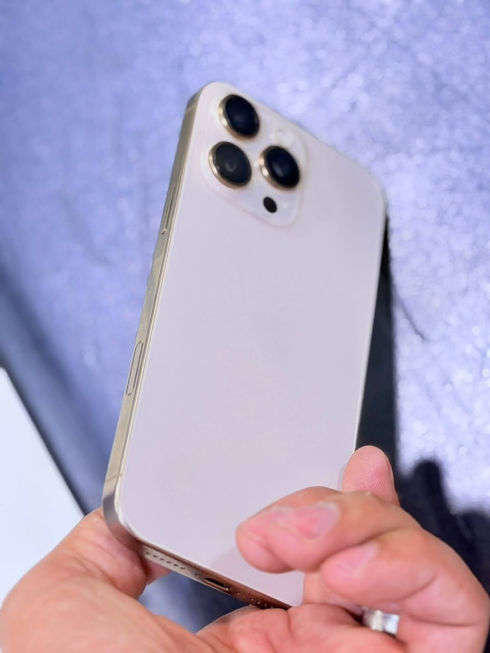 📱 للبيع ايفون 16 بروم ماكس
مع كيبل الشاحن الاصلي + الكارتون
​• الذاكرة: 256GB
• النظافة: 100% (نظيف جداً)
•البطارية:98
•عدد مرات الشحن : 257
• الحالة: الجهاز ما مفتوح 
​• النسخة: شرق اوسط
​📍 المكان: بغداد
💰 السعر: مليون و 400 
📩 للتواصل: واتساب او هاتف ***********

