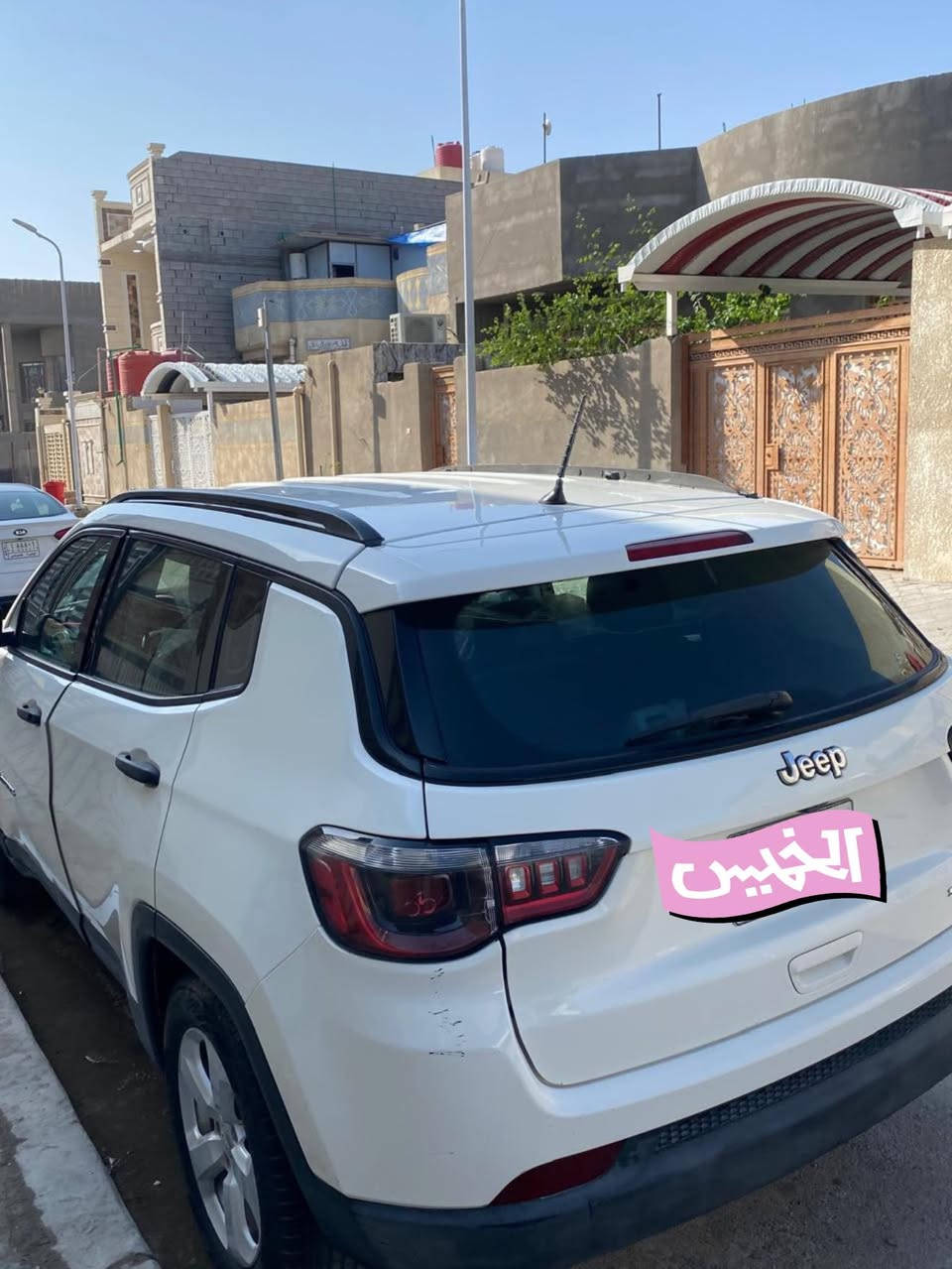 السلام عليكم
جيب كومبارس مديل ١٨  مكينه ٢٤٠٠ سيارة كلش نضيفه كير مكينه مكفولات وحداديه جديدة  
حادثها مال امريكا خفيف  وبيها هنا بالعراق طخات 
رقم بصرة الجديد مكان السيارة بصرة زبير 
السعر 120 وبيها مجال 
***********
