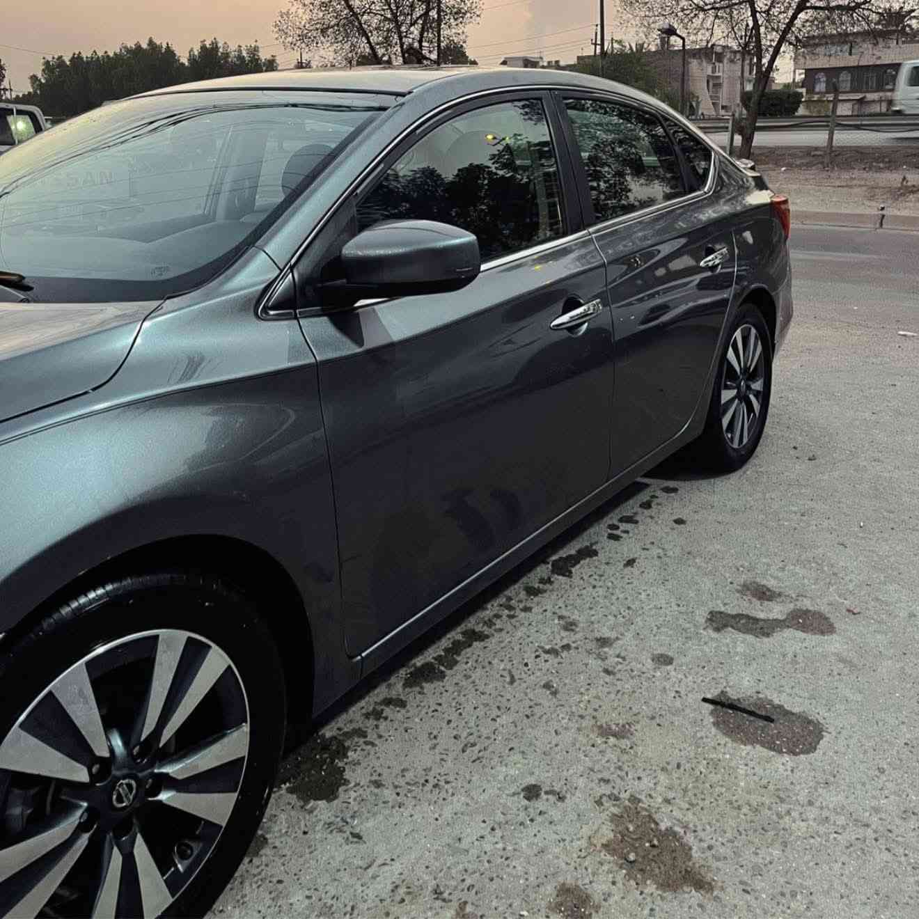 السلام عليكم عندي نيسان سنترا موديل 2019 السياره نضيفه وحلوه وارد امريكي حادثه جاملغ مبدل وبنيد صبغ السياره فول مواصفات اسلايت رادارات جانبيه بصمت تشغيل بصمات ابواب ماشيه 67 السعر راسل عل واتساب ***********
