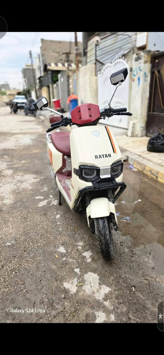 ماطور ريان وحش الكون للبيع
ملف وعقل شرط
بطاريات شرط 
يمشيك 70لي80كيلو حقيقي 
لايت عالي ناصي
سرعه 70 حقيقي
عنوان موصل جانب الايسر
سعر 990وبي مجال بصيط 
***********
