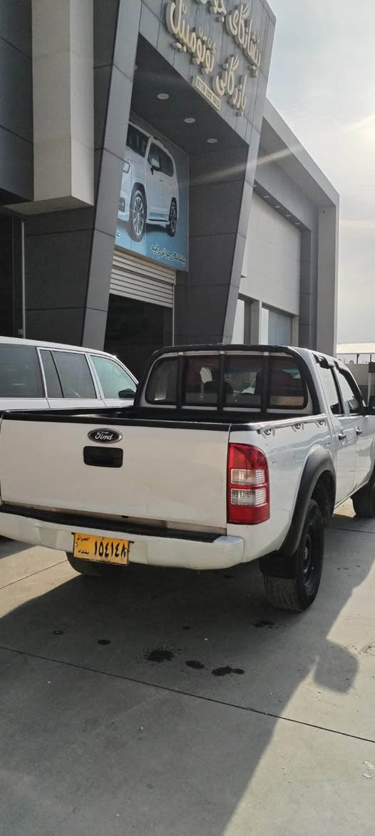 فۆرد ڕانجەر مۆدێل ٢٠٠٩
مەکینە ئەنجکتەرە و علوجە
مەکینەی لۆکی ئەوروپیە
تازە سێرڤس کراوە
بەشەرتی گێر و مەکینەو کارەبایی 
بەشەرتی ئەوەی سەقفی بۆیاخ نەبێت

***********
*********** رانية, السليمانية
