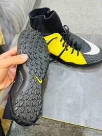 نايك هايبر فينيوم نضافه 100‎%‎ قياس 42 ونص تفحص القطعه امام المندوب اي...