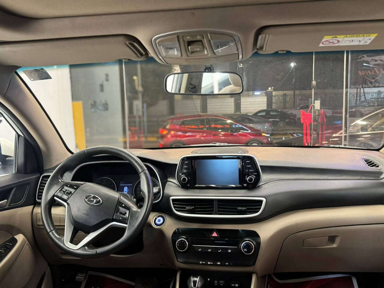 توسان ٢٠٢٠ محرك 2000 فول مواصفات
كاميرا 
سقف بانورامي
صندوق كهربائي
كاميرا 360
مستشعر وقوف
تدفئة المقاعد
تبريد المقاعد
فتحة السقف
بصمة
مثبت السرعة
مراقبة النقطة العمياء
نظام المفتاح الذكي
التحكم التلقائي في درجة الحرارة
نظام فرملة الطوارئ
مقاعد كهربائية
مصابيح زينون الأمامية
المصابيح الأمامية ليد
مانع الانزلاق
أبل كاربلاي
رادار
تدفئة مقود القيادة
التشغيل عن بعد
ستائر خلفية
كشافات ضباب
ماشيه 76,776كم
السعر ١٥٥ / ***********
