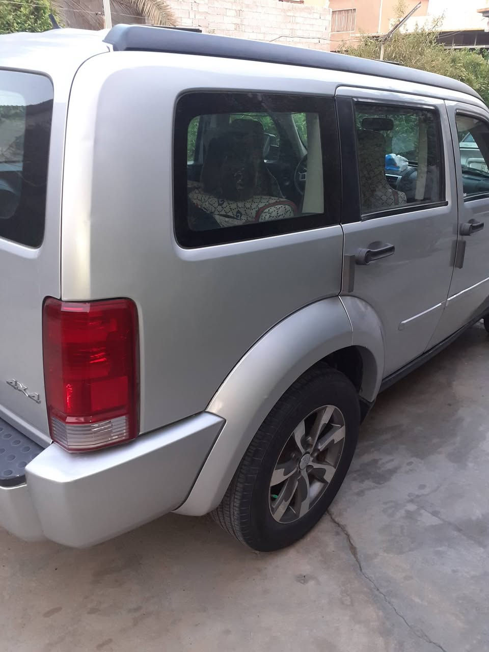 السلام عليكم من رخصه الادمن للبيع دوج نترو 2008 سياره بااسمي رقم نكليزي مشروع وطني سياره نقصها فقد تبريد باقي كله جاهز محرك كير تايرات كهربائيات كله جاهزه كشن كهربائي حادثها جاملغ الايمن عايد نفسه بدون تبديل سونارها موجود بيع بدون مراوس العنوان بغداد حسينه الراشديه السعر 85 وبيها مجال حك الجيه اتصال *********** الله يرزق الجميع
