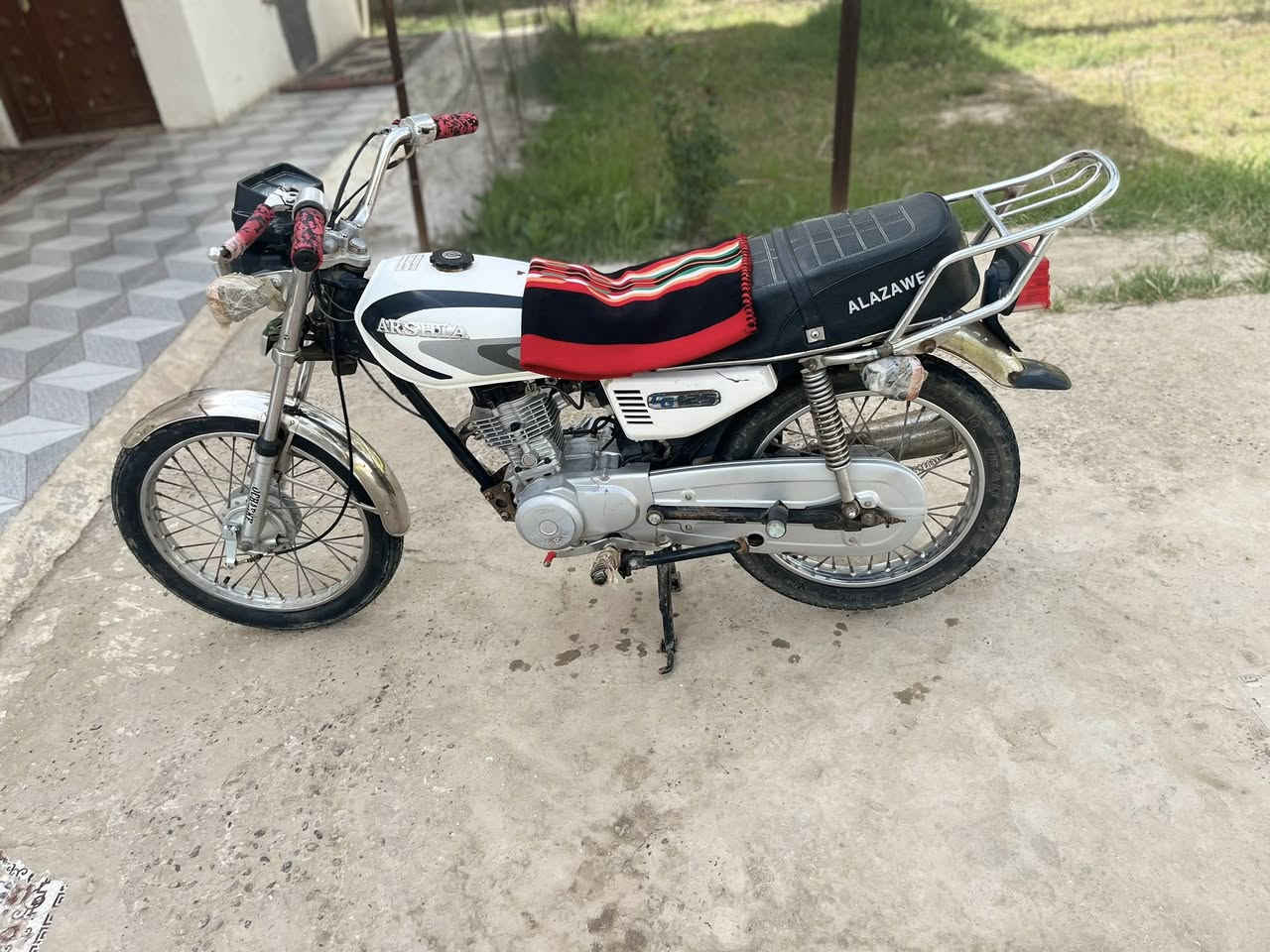 السلام عليكم
 دراجه ارشا للبيع  موديل 2019  اوراق اصولي مكفوله سعره 350 الف وبيه مجال بسيط مكاني المسيب ، طريق سدة محاويل مقابيل بنزين خانة أضواء الحمداني النموذجيه موجود خاص واتصال ***********
