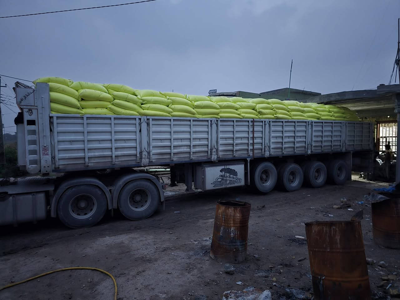 تم وصول يوريه عراقي حبيبات درجه اولى إلى موقعنا الشوملي قرب السريع
توصيل مجاني الكميات 
***********
