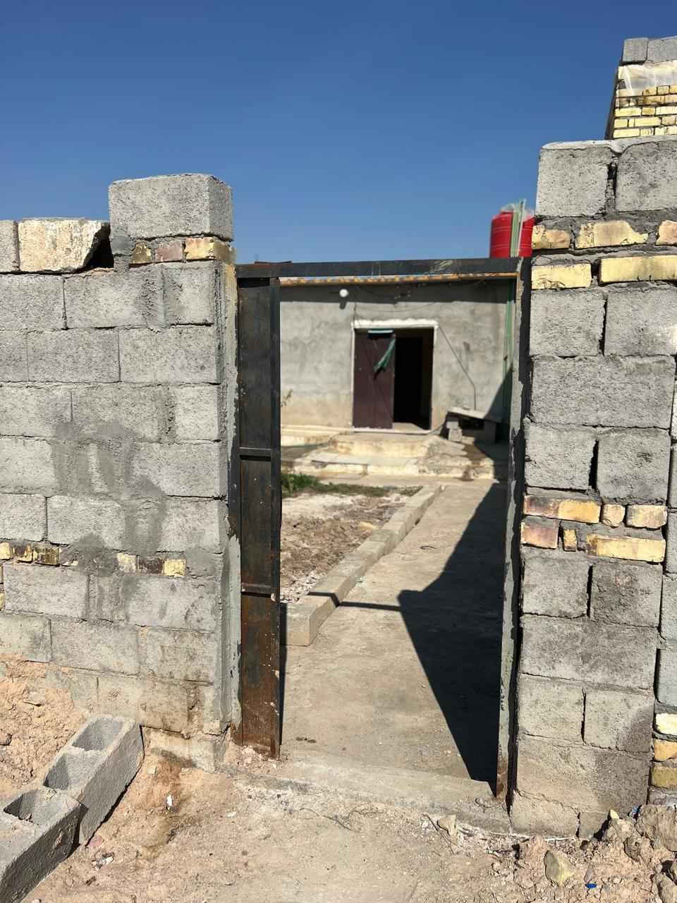 بيت للبيع مساحه 140م أبو شطيب سندويش غرفتين مطبخ صاله حمام مكلف بالنشر رقم صاحب البيت ‏‪*********** عمارة, ميسان
