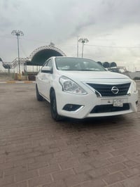 للبيع  نيسان صني  موديل ٢٠٢٤ ابيض  خليجي بليته  زركه هندي مرقم  كتاب ش...