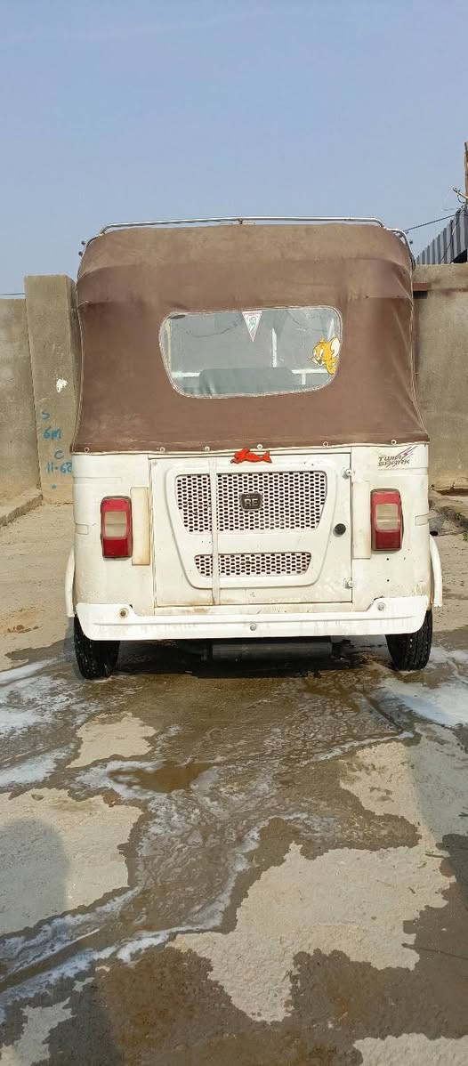 تكتك للبيع 22 رقم وسنويه
رقم ذي قار تحويل ثاني يوم 
ما متواجد خاص 
مكاني ناصريه قضاء الدوايه 
خابر  *********** وتدلل
