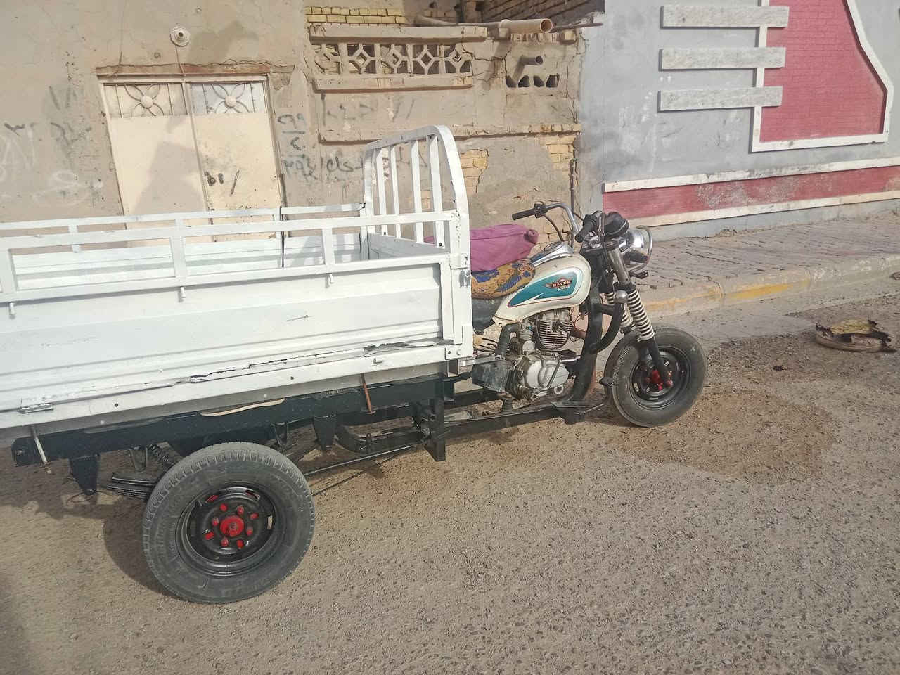 السلام عليكم ستوته للبيع نضيفه هندر سلف شغال صدر جديد كلك كلك 
السعر 750 بيه مجال
***********
