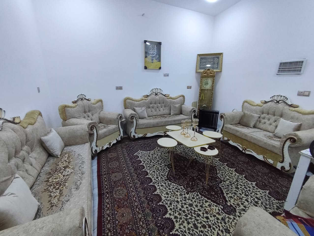 السلام عليكم مكلف بالنشر
تخم رئاسي 10 مقاعد استعمال شي بصيط 
للاستفسار الاتصال على 
‏‪0780 757 2091‬‏
