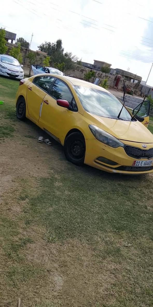 السلام عليكم سيراتو موديل 215 خليجي محرك 1600مكينه بيهه تنقيص ستفسار ع رقم مامتواجد ع فيس *********** 》***********
