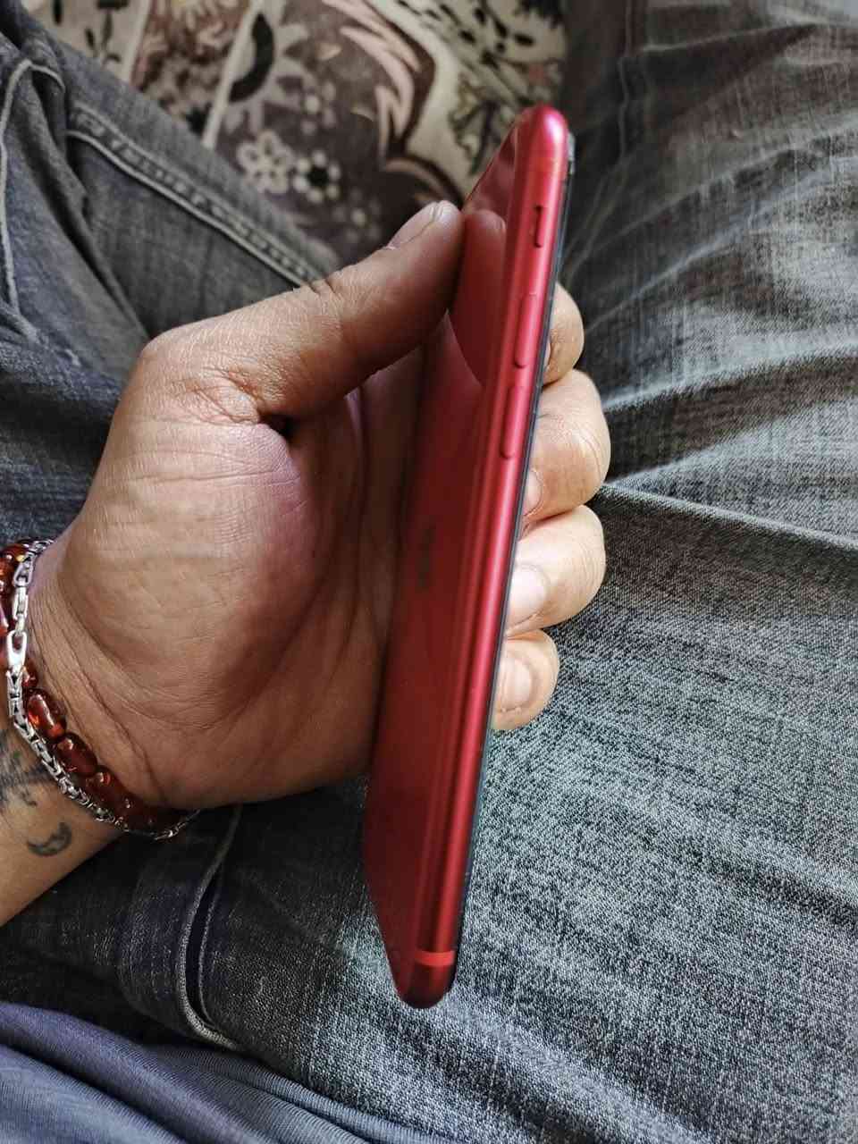 ايفون 8 se اتحده العراق كله اذا عدهم بنضافته
ذاكره 64 الجهاز كله شغال فقط امبدل بطاريه بس مو اصليه 

فقط بطاريه الباقي كله كفاله الجهاز se يعني امحدث اخر تحديث يعني تحديثاته ما واكفه السعر 90 وبي مجال 

مكاني بغداد حي الاعلام شارع البداله 

***********

وتساب
