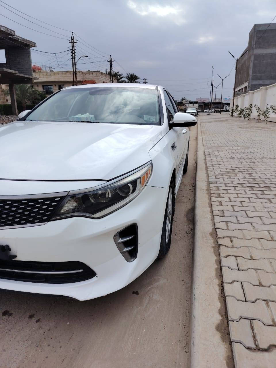 سلام عليكم
للبيع اوبتيما 2016 مواصفات fe
امريكي 2400 محرك وكير ما مفتوح  على وضع الشركة 
صدر ممتاز 
اشاير مري+شفط
شاشه كامره
تبريد شغال  
مانع انزلاق
 تحكم ستيرن جهتين

سياره بيهه: حادث من امريكا الدعامية الخلفية
وصبغ باب وجاملغ عكس السايق
سعر: ١١٧
مكان السيارة بغداد/ حي الغزاليه
للاستفسار الاتصال على الرقم
 ***********
