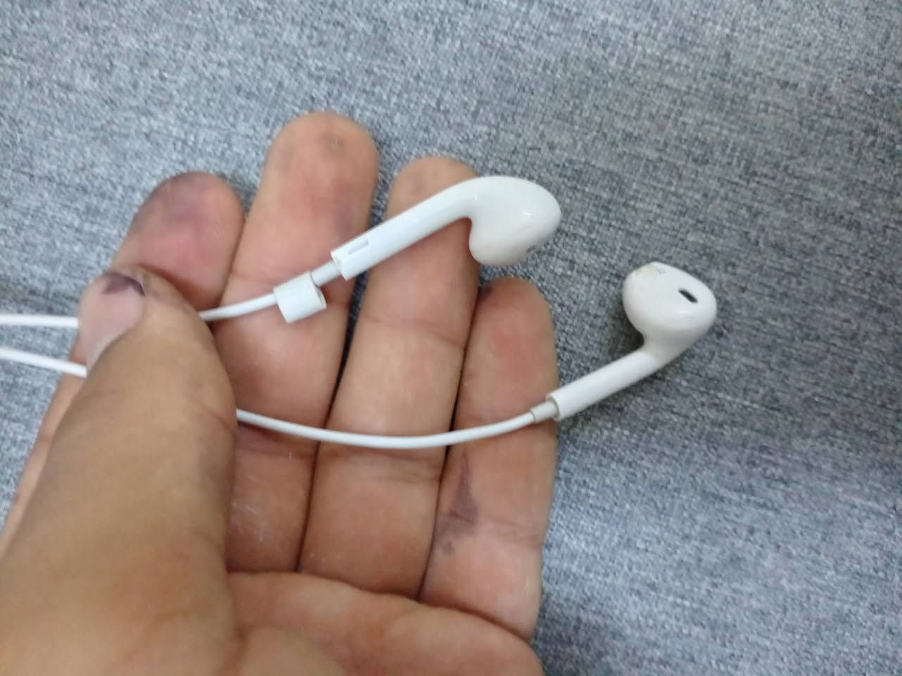 السلام عليكم كفرات للبيع في اربيل كفرات ايفون ١١ عادي ٥ كفرات نضيفات جاي يبيعون الواحد على ٥ ذني الكفرات خمستهن ب١٥ الف 

سماعه ابل الاصليه البلوتوث الاصليه تصلح لكل الاجهزه اكس ماكس 'اكس ار :١١ عادي وبرو وبرو ماكس و١٢ كذالك وال١٣ وال١٤ ركز الاصليه جاي يبوعوه ب٤٠ اني ابيعه ب٢٥ نضيفه كلشش الى ابعد درجه استعمال مره وحده بسس

***********

 للتواصل ومتواجد فيس بوك ايضأ

