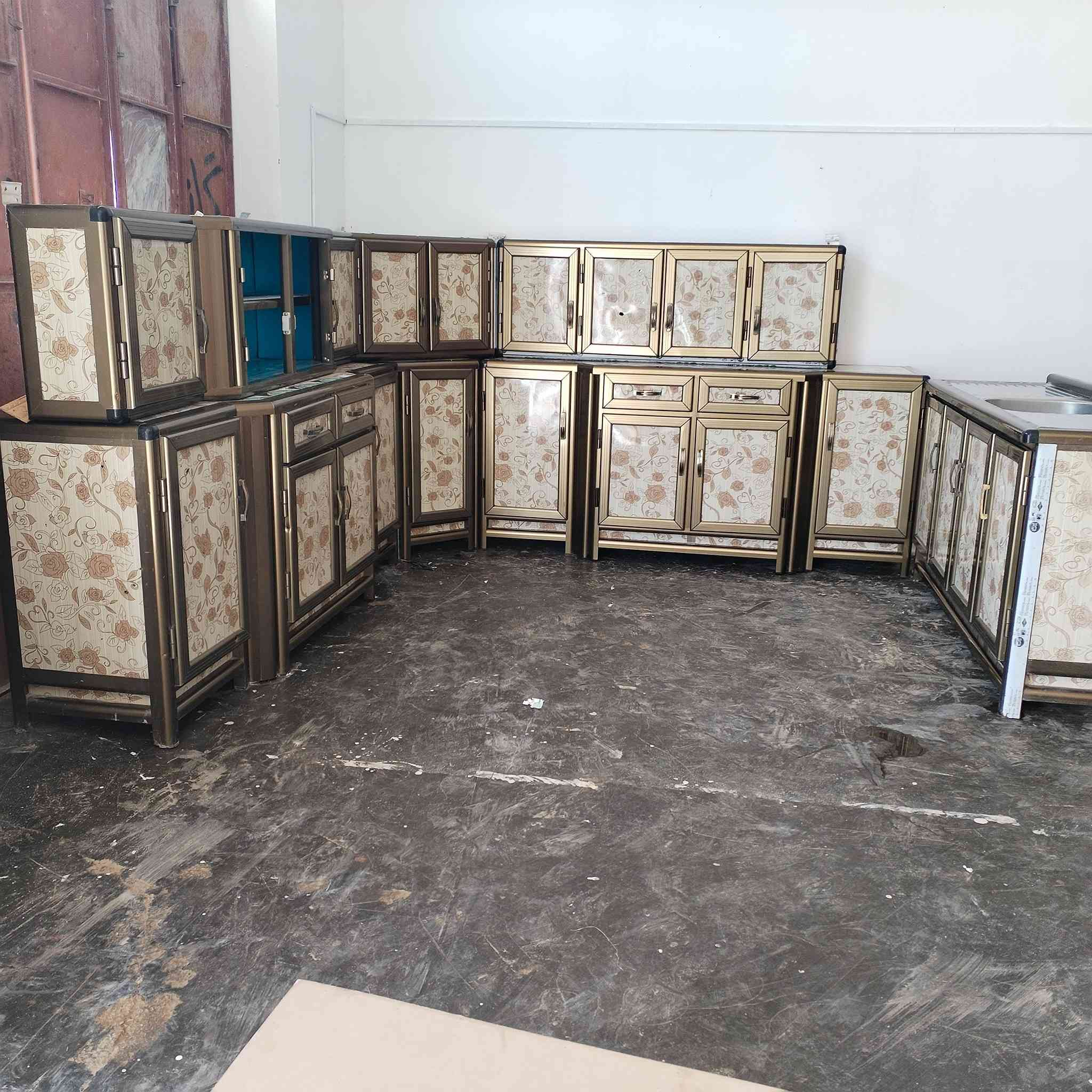 سلام عليكم يوجد كاونتر سعودي درجة أولى *********** واتساب توجد خدمة توصيل ٦ قطع للبيع في الرمانه البعبيد
