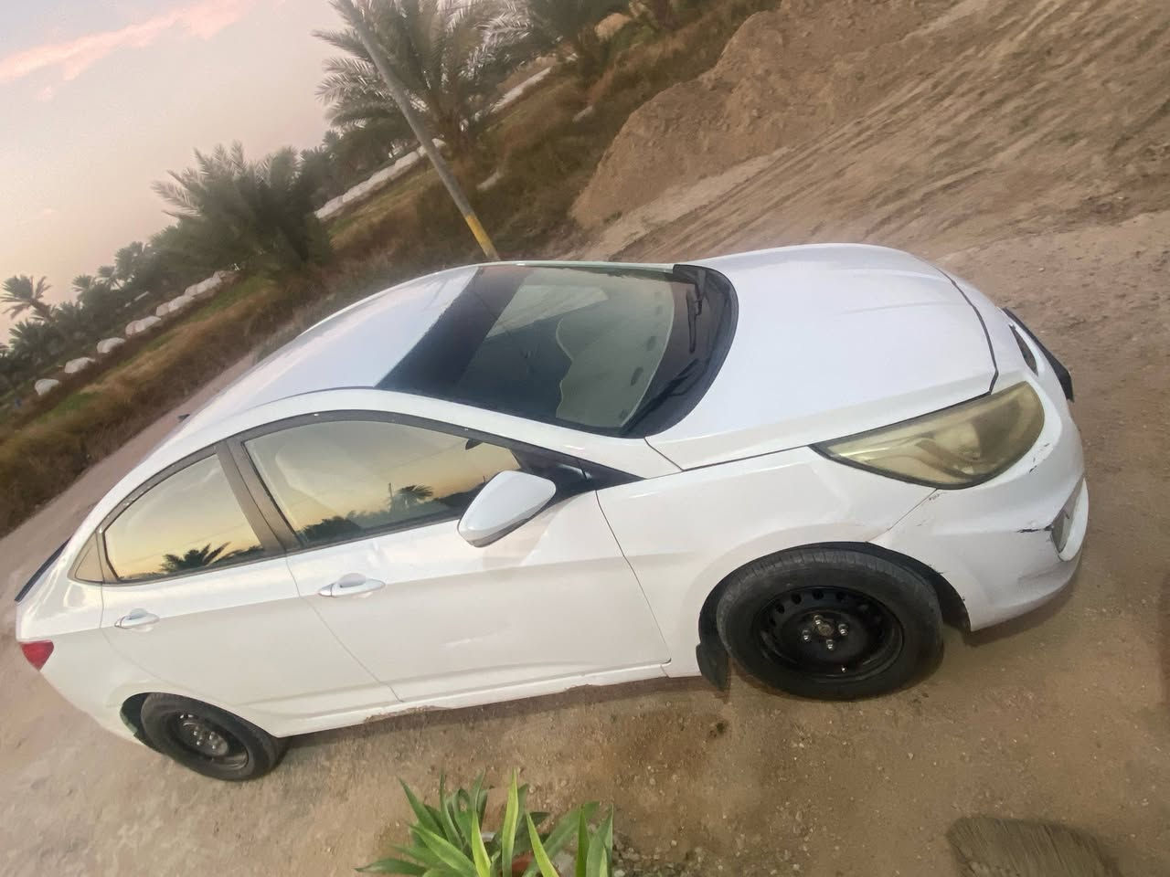 سلام عليكم أكسنت موديل 2016 خليجي رقم بابل أنكليزي بسمي تحويل ثاني يوم
مواصفات السياره 
بطاريه جديده
تخم تاير جديد 
كهربائيات جديده 
صدر أمامي جديد 
راديتر جديده 
اشاير بالمري
تبريد كامل بس يريد فريز
سياره حلوه ومرتبه 
محرك 1400 مفتوح جديد 
كير cvt 
بيه شخوط 
بيه خياس او زنجار بالقماره بسيط
الاتصال على الرقم  ***********
واتساب ‏‪0771 707 4750‬‏
مكان السياره بابل حمزه الغربي 
السعر 80 ورقه بيه مجال بسيط حق الجيه وبخدمتكم
