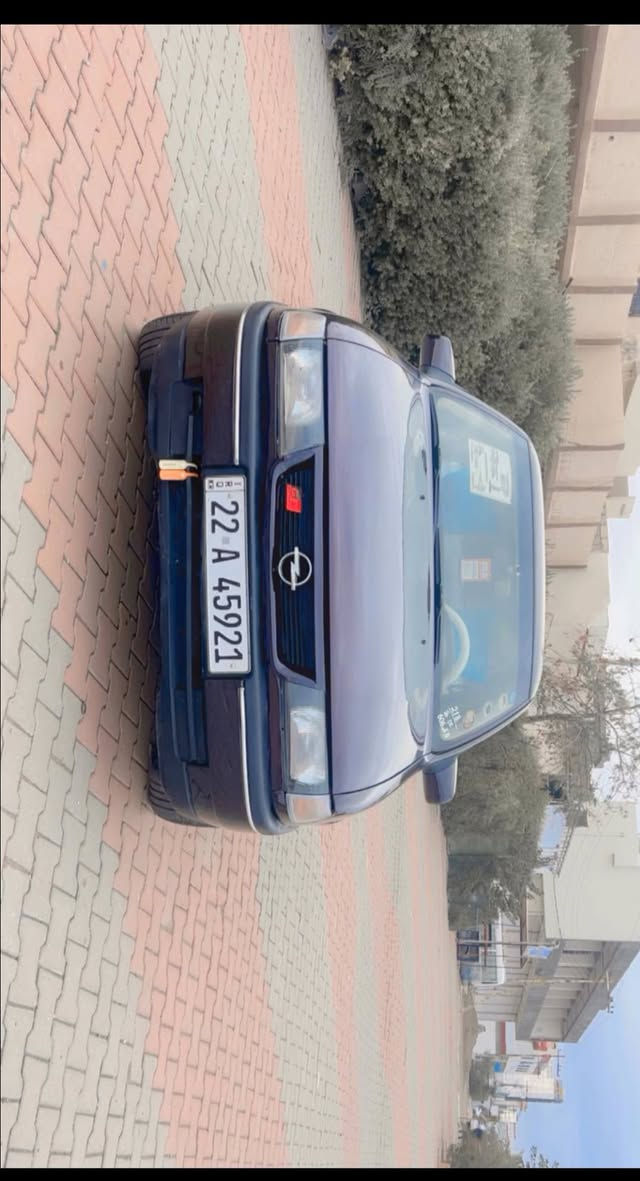 سلام و علیک 
ئۆپڵ فیکترا مۆدیل 1991 مەکینە 20
گێر تۆماتیک 
سەنەوی تازە بەشەرت تەحویل
کارت بەنزینی هەیە
سبوخ عام بۆجوانی کراوە 
بۆ زانیاری زیاتر بەیوەندی بکەن بەم ژمارەیەوە
***********
