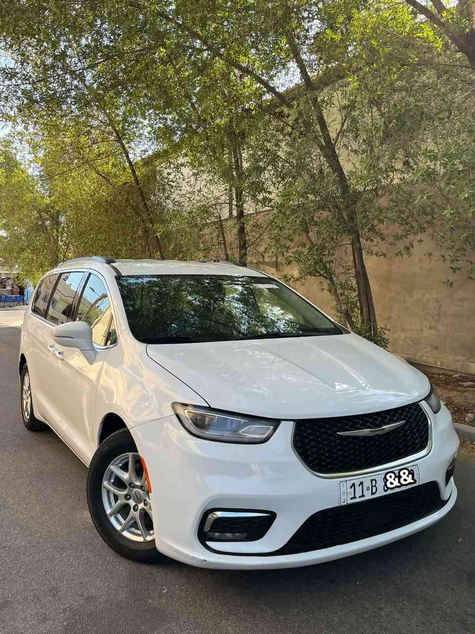 السلام عليكم للبيع باسفيكا كلايزلر 2022
وارد امريكي 

رقم بغداد بأسمي تحويل مباشر 
 
محرك ٣٦٠٠
كير ماوس 
بيبان شفط 
بصمه تشغيل وتشغيل عن بعد 
خمس بصمات 
شاشه كبيره 
رادار امامي جانبي 
فول تحكمات ستيرن وبيبان 
جنطه كهرباء
كراسي جلد وكهرباء 
كشنات خلفي Vib
ويل كروم 
شاشه اعطال 
ماشيه ٨٩
لايت زنون كشافات 
بردات خلفيه 
انضمه قياده 
٣قطع تبريد 
وباقي المواصفات المعروفه 

السياره بدون حادث كلين فقط مياه امطار جداً بسيطة السيارة داخلة للعراق تعمل وتسير شرط اي كلوب ممعلوك بيهة ولا اي مشكلة بالكهربائيات 

هنا بل عراق بيها جاملغ عكس السايق بي رش وحافة الباب مرفق السونر 

السعر١٨٤وبيها مجال بسيط 

***********
٠٧٨٠٩٥٩٥٨٣
