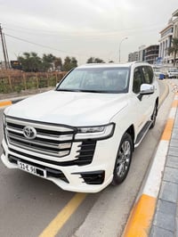 2024 لاندكروز بريم  LIMTED VX  تنفس طبيعي  ماشيه 8100 مشي حقيقي 4 كامر...