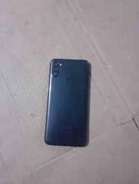 للبيع سعره ١٠٠ اي ١١ 07804308629