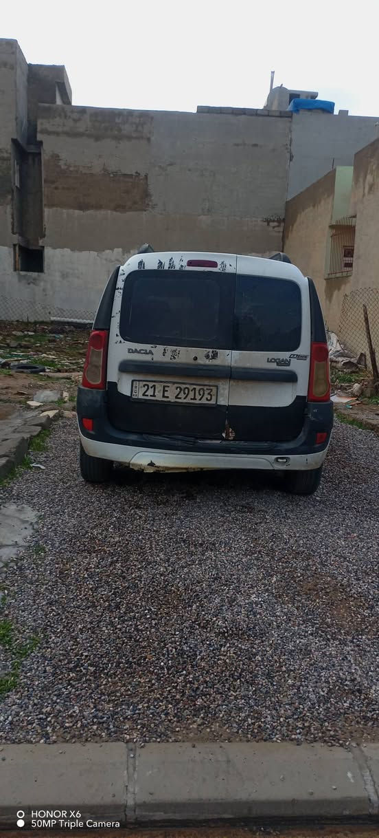 أريد بيع هاي سياره موديل2006 رقم جديد سنور اسمي گير و مكينه شه رن و تحويل شه رت  رقم موبايل ***********
