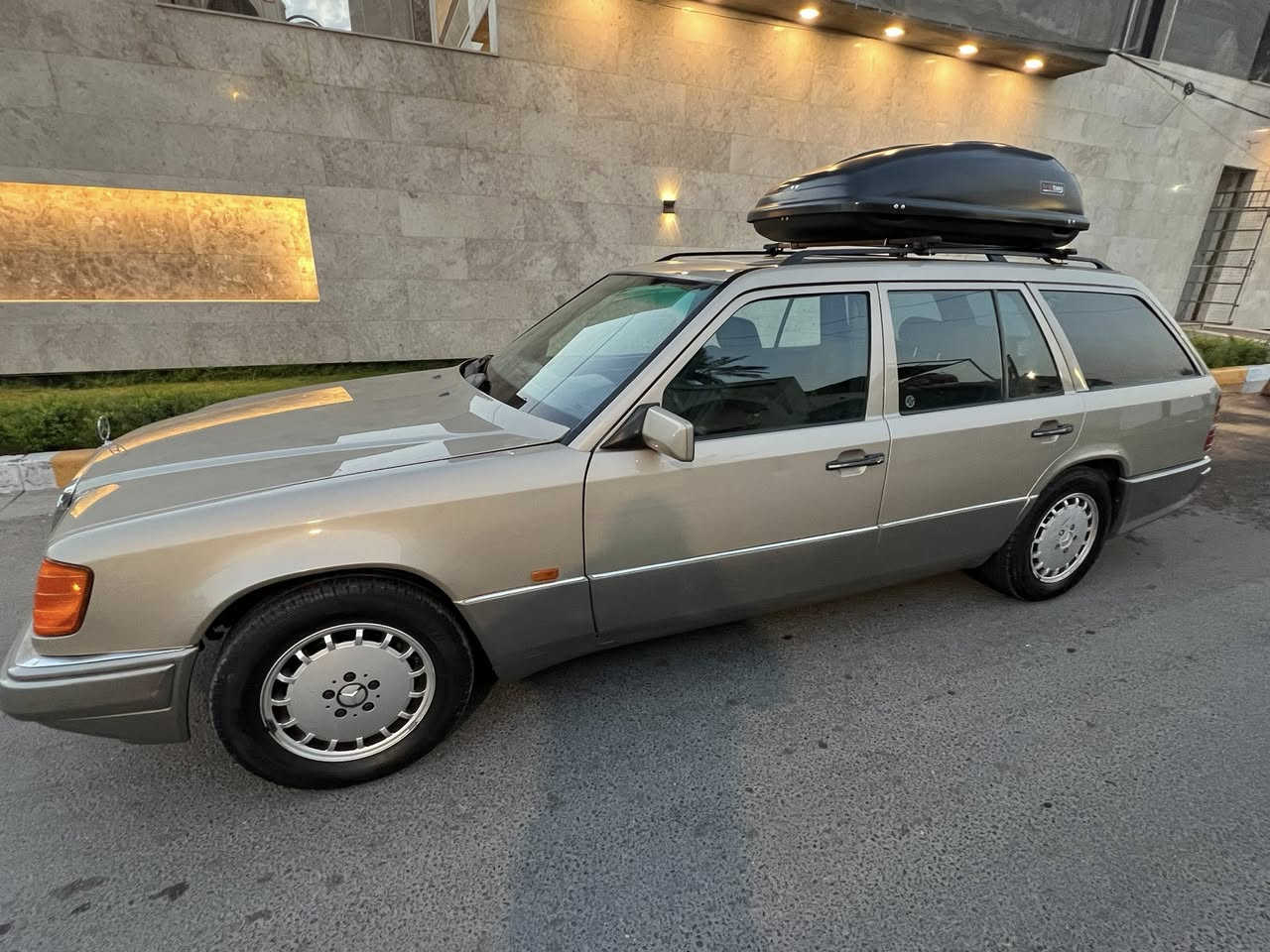 السلام عليكم
مارسيدس دب ستيشن 1993
بدون حادث صبغ جمالية فقط
سلايد روف جام كهرباء
لايت زنون
سيارة بلادية قواعد دبل بدون تعمير
محرك 2500 محور بطه
تبريد ثلج تخم تاير باتري جديد
رقم ديالى تحويل مباشر
السعر 68
مجال بسيط جداً 
مكاني بغداد ***********
