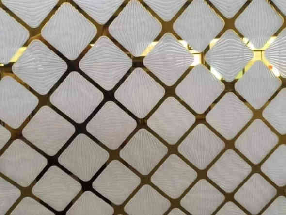 شركة الكندي للزجاج والمرايا 
عمل وتركيب الزجاج للدور والمحال التجارية.
يتوفر كل انواع الزجاج والموديلات الحديثة 
خبرة عشرون عاماً
خصومات 
نقل مجاني
نعمل داخل مركز الحلة واقضيتُها فقط
كل الي عليك تخابرنا  والباقي علينا
بأدارة احمد الكندي
M/  07801 535020
