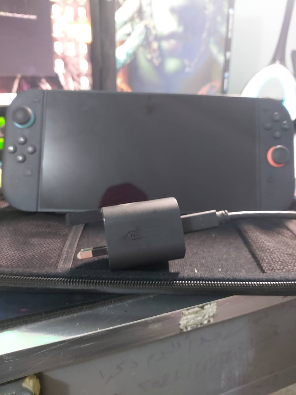 السلام عليكم نيتندو سويج 2 للبيع استخدام قليللل جداا نضافة 1000% مع رام اصلي مخصص للسويج من سامسونج ٢٥٦ كيكا ولعبة ماريو ميكر 2 وشاحن الاصلي وحقيبة بدون كارتونة وبدون دوك فقط الملحقات الي ذكرتهن مكاني بغداد
السعر 500 الف قفل 
رقمي : ***********
