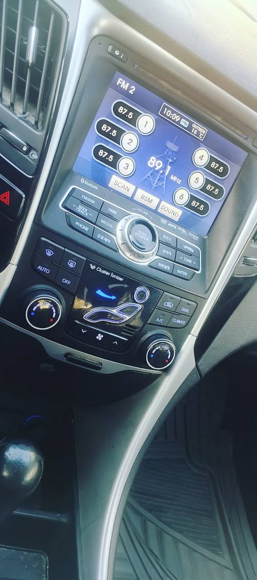 سوناته 2014 كصه    متومه بانزين بانزين ودوش و2000مكينه فول الفول بصمه  بوليراما فتحتين مرايات شفط اشاره بالمرايات كشنات جلد وكشنات تدفع وتبريد وتبريد خلفي كاميرا وشاشه تحكمات ستيرن فول كلش وجاهزه مكينه كير حداده تبريد تدفئه تخبل السياره تعبان عليه وكلش حلوه السعر 58 مكاني بصره بصره *********** كلشي شغلل بيه تخبل
