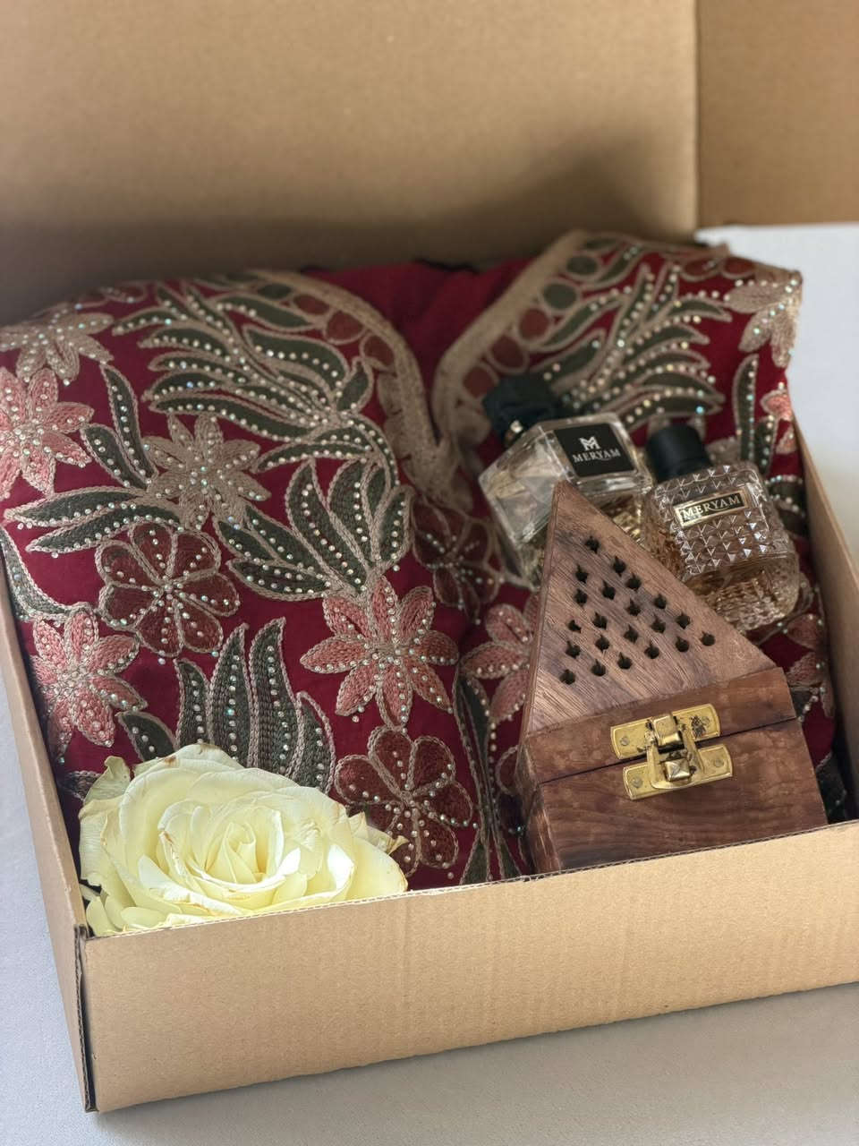 عرض عيد الأم 
مخور العيد 
او الگلابية عطوور ميني ومبخرة ب ٢٥ 🎶🙈
الالوان والقياسات حسب الطللب ❤️


**إذا كنت صاحب هذا الإعلان وتريد حذفه لأي سبب، رجاءا أرسل رسالة إلى الدعم الفني**