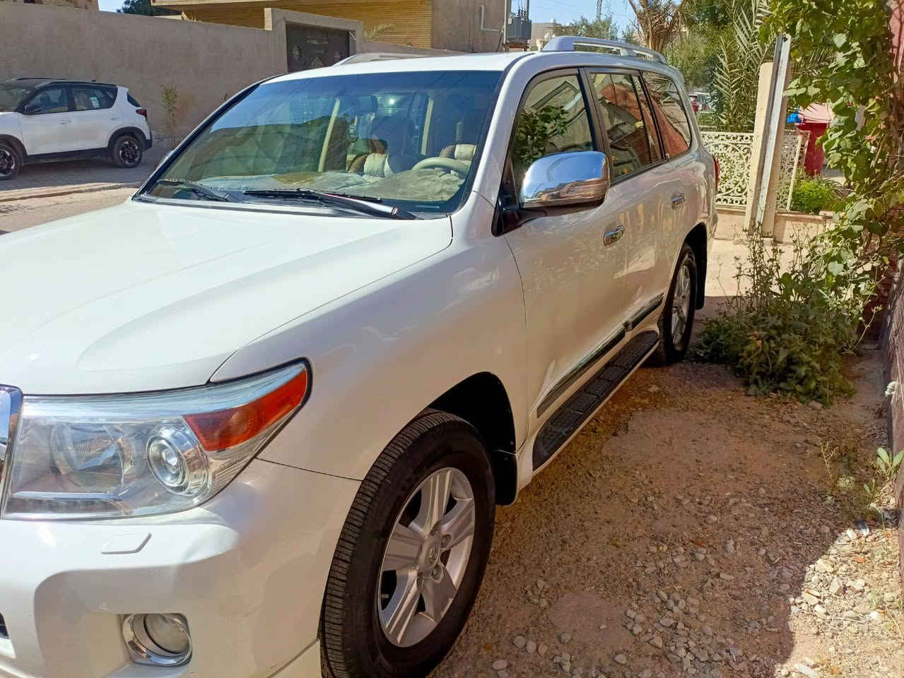 السلام عليكم لاند كروزر موديل2015  سيارة جديدة بيه فتح باببن وشوي بل هلال صبغ عله كد شبر سيارة فول مواصفات السعر410وبيه مجال للطيببن مكينه كهربائيت خير من الله تخم تاير جديد مكاني بغداد البنوك رقم الهاتف*********** اني مكلف بل نشر اتصل عله رقم
