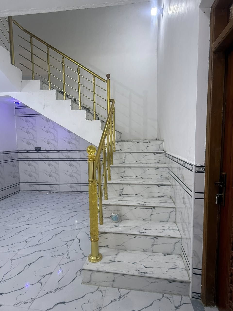 سلام عليكم بيت 100م. ناحيه اور السديناويه  البناء طابوك صب كونكريت مقابيل مدرسه صفي الدين ***********
