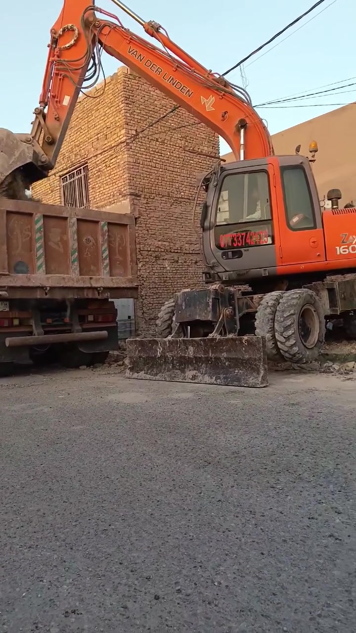 سلام عليكم  للبيع حفاره هيتاشي زت عادي 160فول مواصفات مكفوله مضخه جديده  من صبع ماعده ثكاله رقم نكليزي سنويه 31 تحويل  مباشر حلوه مكينه مال جني مكاني ديوانيه ***********
