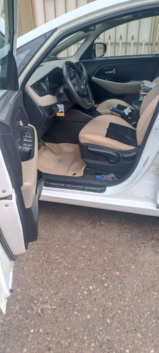 السلام عليكم كيا كارنز للبيع فقط بدون مراوس موديل 2014 خليجي سبعة راكب السيارة بدون حادث والسونار مرفق مع الصور مكينة 2000 ماشية 95000 الف وقابلة للزيادة مكينة مبدل كازكيت فقط سعر 142 ورقة مكان السيارة الدورة للاتصال ***********
