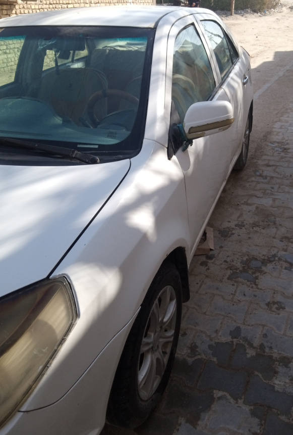 السلام عليكم جلي ام كي خصوصي للبيع سياره جاهزه كير محرك حداديه نظيفات كهربائيات شغاله رقم انكليزي السعر 32وبيها مجال شرط مداور العنوان ناصريه مركز للاتصال***********
