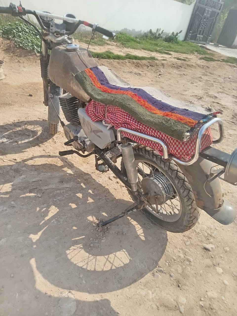 سلام عليكم 82للبيع گصه5 ويل خلفي وامامي16 السعر 650 وبيه مجال مكان واسط عزيزيه لمو شراي ليراسل 👍 ***********
