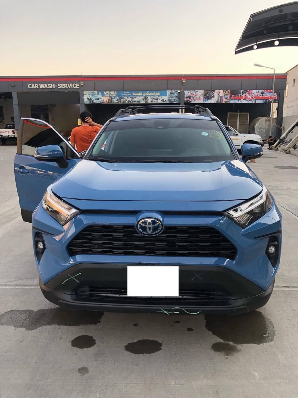 هايبرد RAV4 XLE 2023
السيارة بدون صبغ   
بصمه تشغيل
 بصمه ابواب
كراسي كهرباء 
اضوية اماميه زنون
لد امامي زنون 
رادار امامي 
اوتو ستوب
اوتو هاند بريك 
مانع انزلاق
دفع رباعي 
بلوتوث  ،
الإطارات الرياضية التي تأتي باللون البرونزى،
شاشة كبيرة وكاميرا ع الشاشه الرئيسية 
كاميرا خلفيه مع تحديد مسرب 
خاصية مراقبة النقطة العمياء في المرايا الجانبية 
خاصية التنبيه من حركة المرور في الخلفية 
مكابح الطوارئ التي تعمل قبل الاصطدام 
خاصية الكشف عن حركة المشاة حول السيارة 
خاصية التنبيه من مغادرة حارة الطريق 
خاصية البقاء داخل المسار 
خاصية مثبت السرعة التكيفي على الطريق
 ماشية  22 الف  
السيارة مرقمة  رقم اربيل 
سنوية هزة جديدة 
للاستفسار الاتصال واتس اب 
***********
