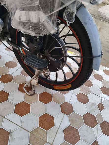 ماطورسكل اخو الجديد
نضافه كدام العين باتريات فوول السعر ٢٠٠
الاتصال ***********
